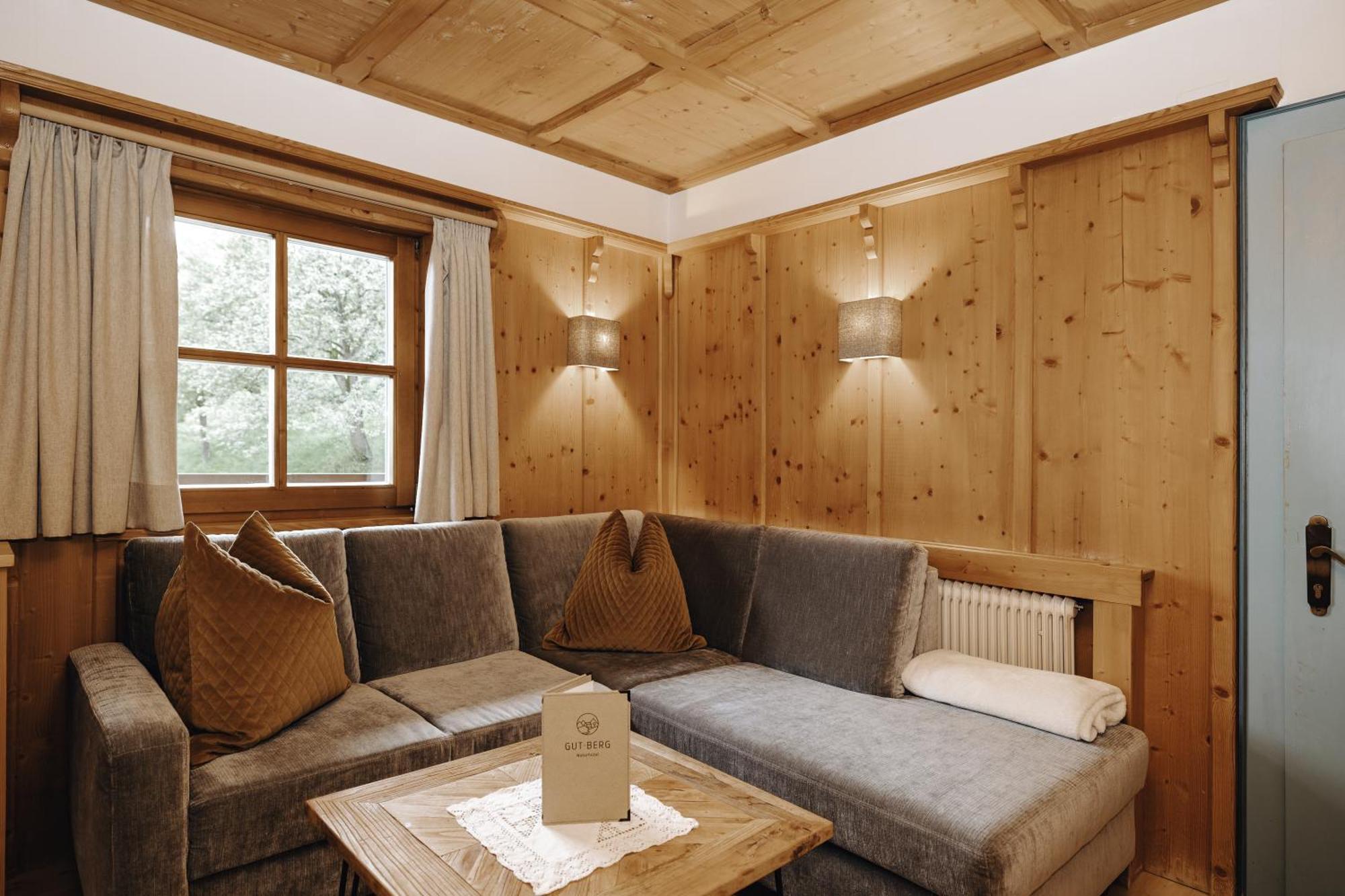 Gut Berg Naturhotel Sankt Johann im Pongau Rum bild